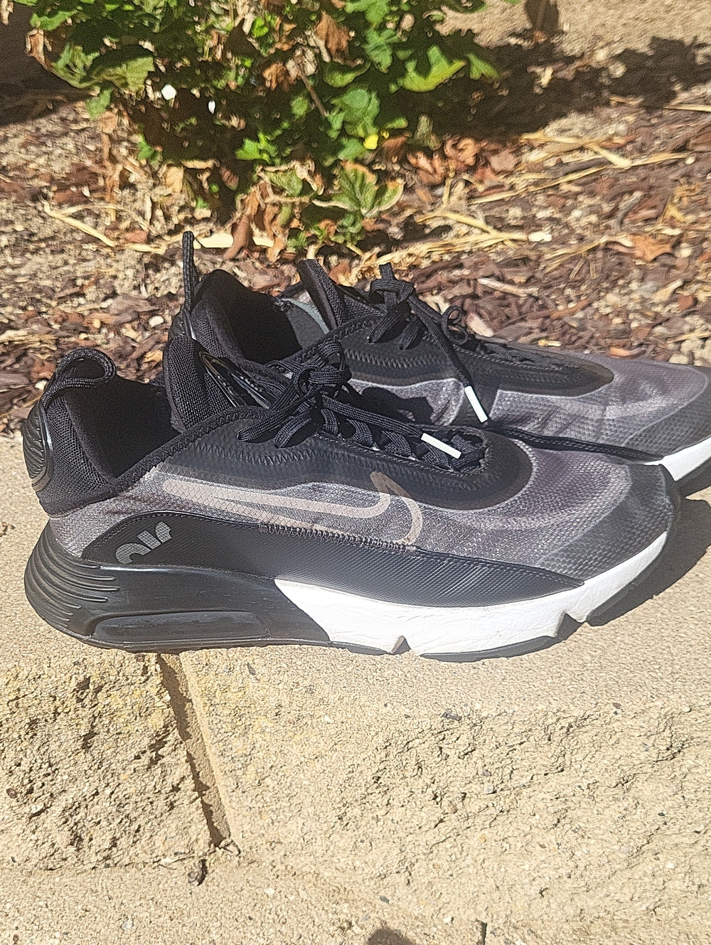 Nike Air Max Men's Black and Gray Sneaker